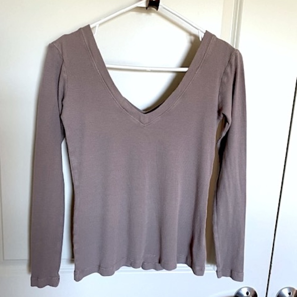 Ribbed Long-Sleeve Top - X-Small (EUC)